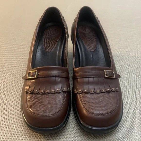 Dansko Brown Leather Kilted Tassel Loafers Size 38 - Picture 3 of 14